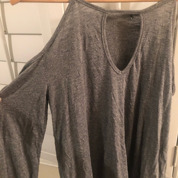 Grey Cut Out Shoulder Flowy Top - Picture 3 of 4